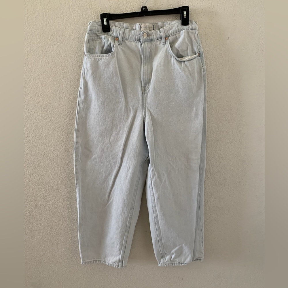 Very Light Wash Cropped Denim Jeans